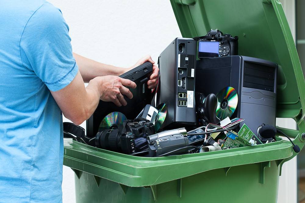 computer hardware in recycling bin